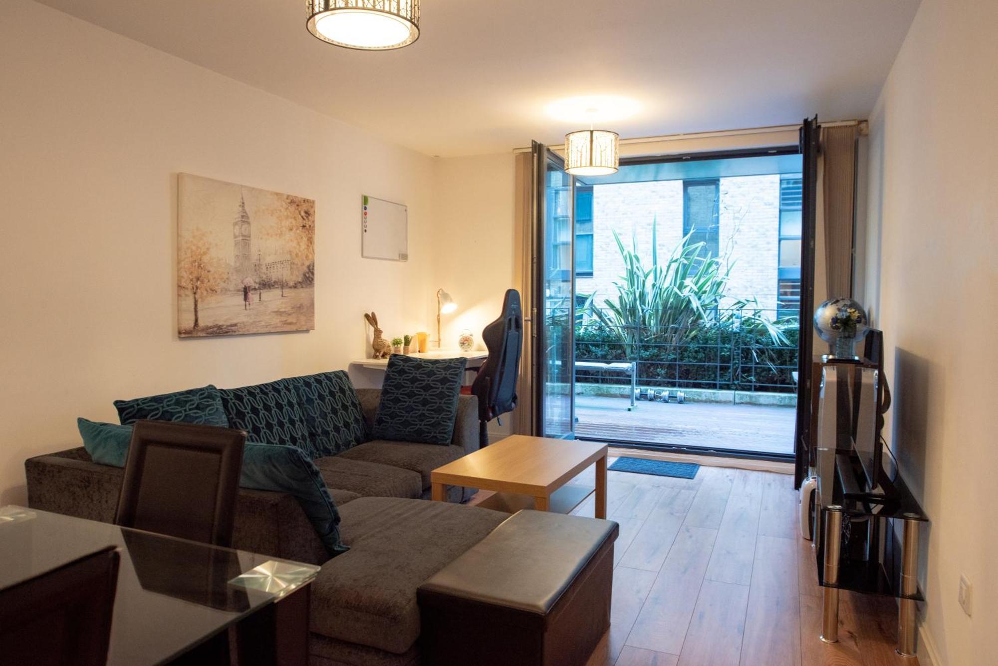 Spacious 1 Bed Apartment With Workspace, Coffee & Free Secure Parking Birmingam Exterior foto