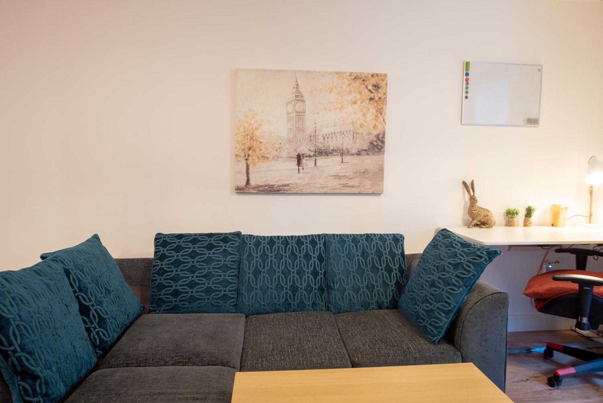Spacious 1 Bed Apartment With Workspace, Coffee & Free Secure Parking Birmingam Exterior foto