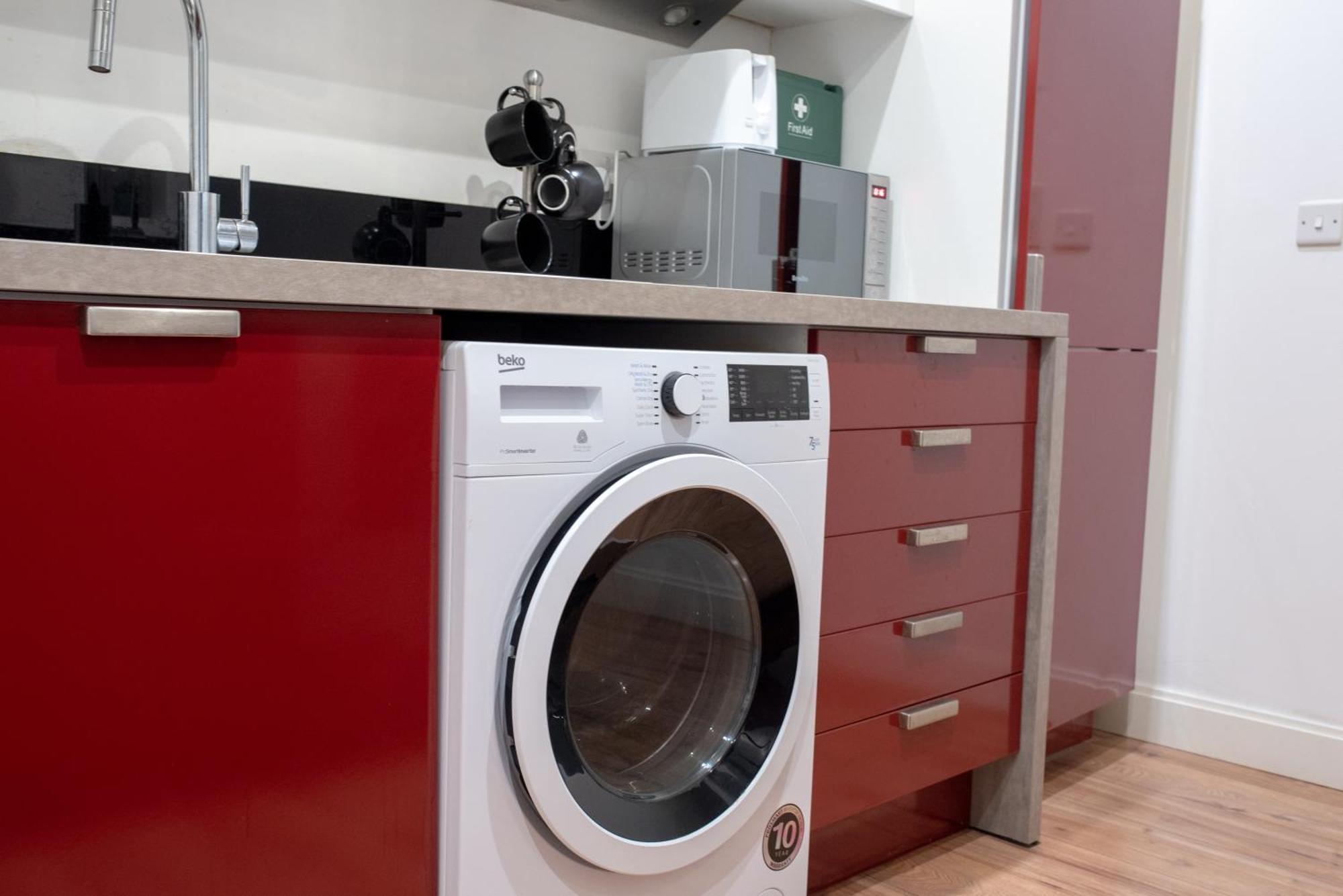 Spacious 1 Bed Apartment With Workspace, Coffee & Free Secure Parking Birmingam Exterior foto