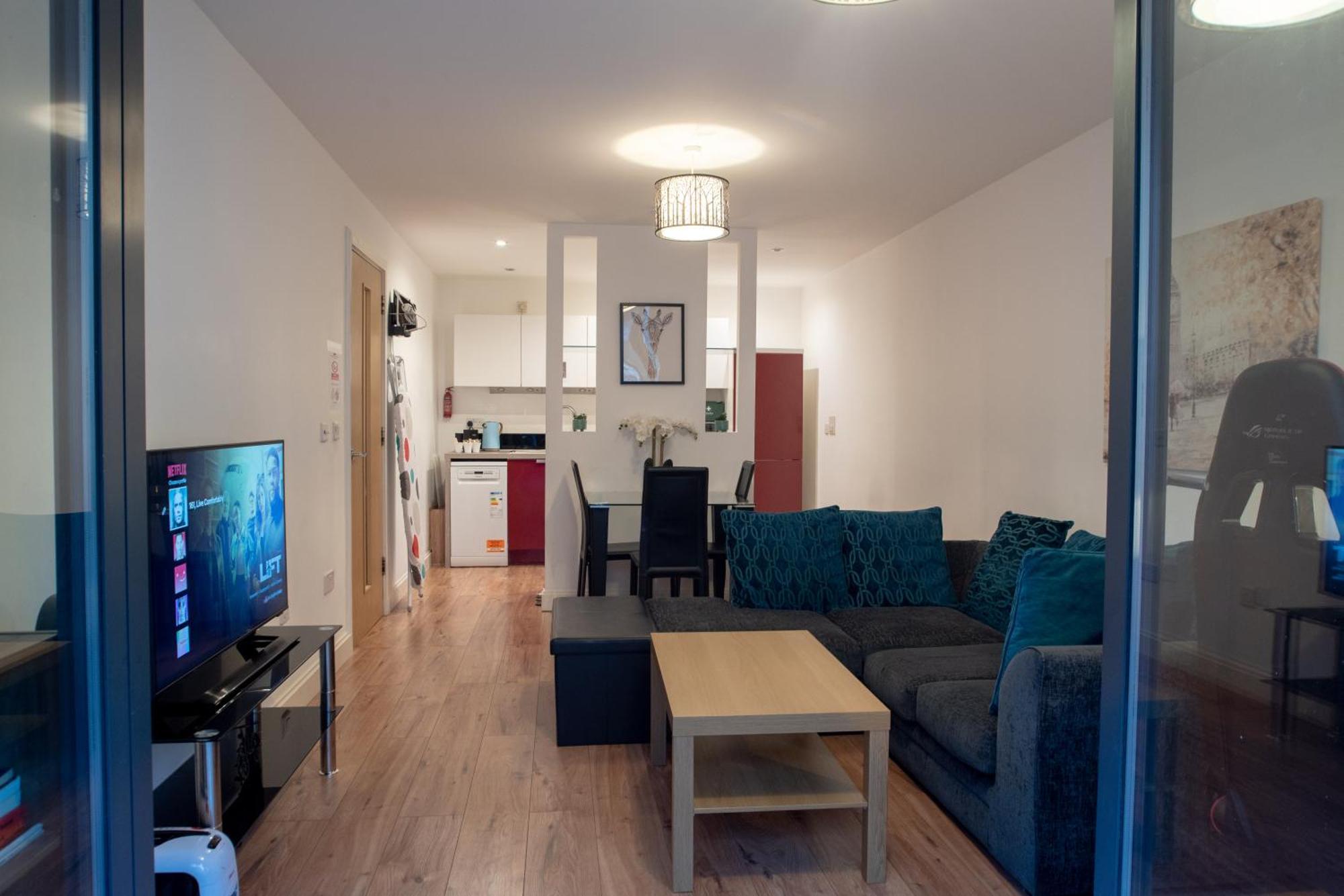 Spacious 1 Bed Apartment With Workspace, Coffee & Free Secure Parking Birmingam Exterior foto