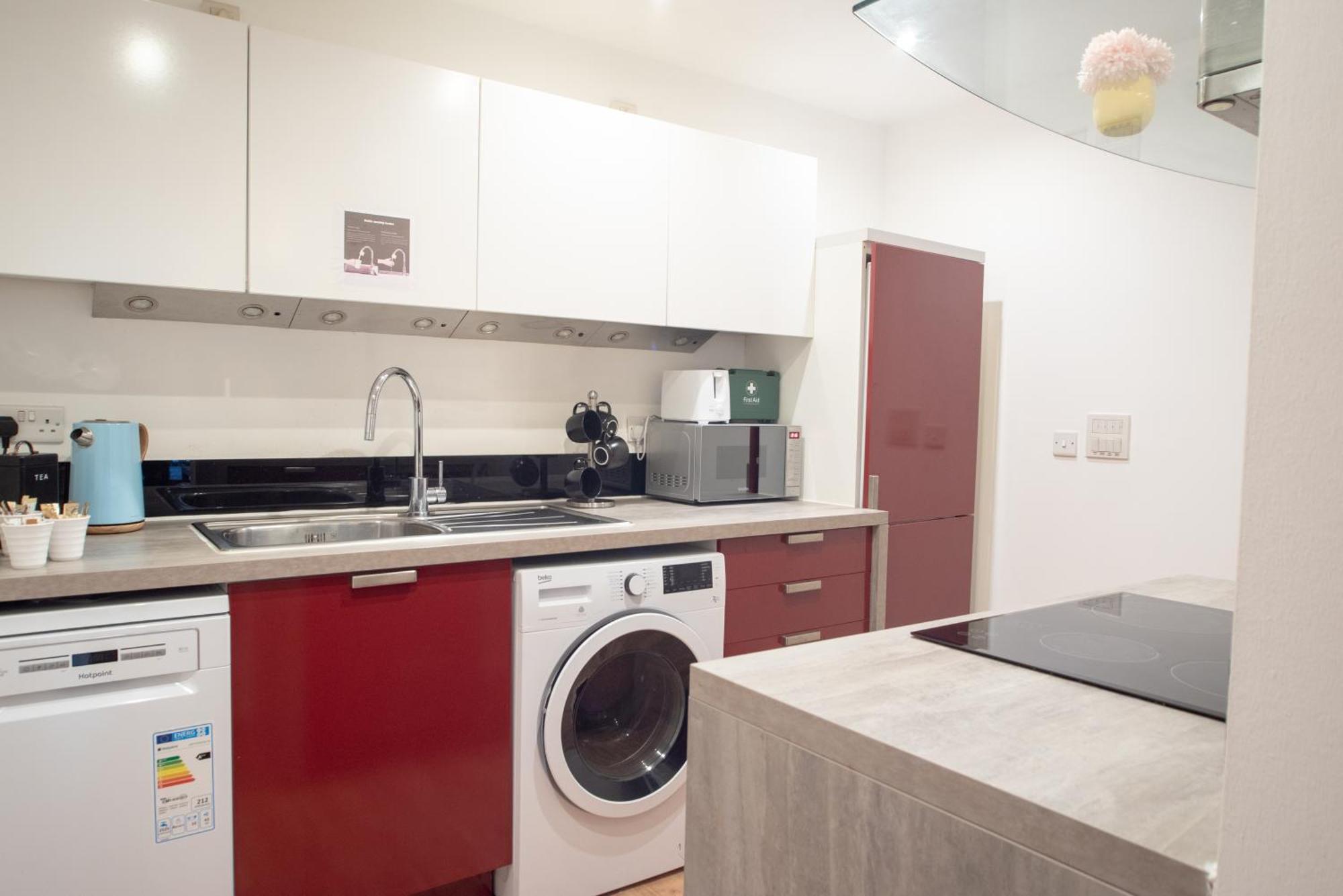 Spacious 1 Bed Apartment With Workspace, Coffee & Free Secure Parking Birmingam Exterior foto